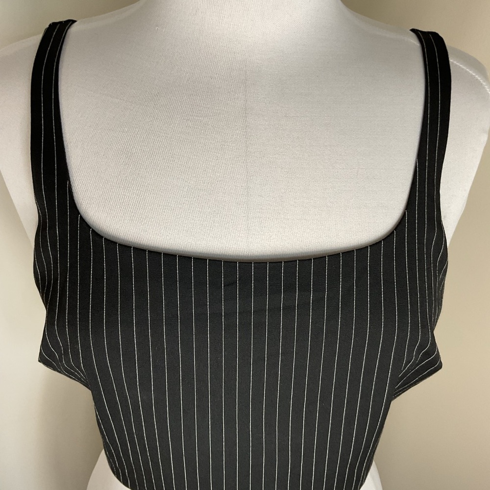 House of Harlow 1960 Pinstripe Black Crop Top Size Medium - Picture 3 of 6